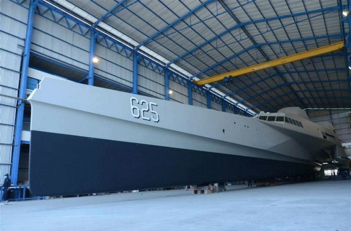 KCR Trimaran là lớp tàu chiến mạnh mẽ nhất được phát triển từ năm 2009 bởi Hải quân Indonesia và công ty công ty đóng tàu PT. Lundin (Thụy Điển)